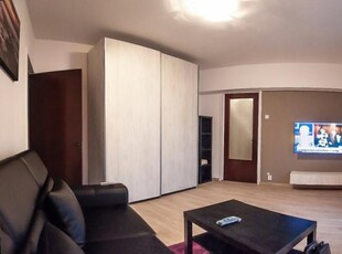 Apartament 2 camere,KISELEFF, etaj 5/10 , 3 balcoane