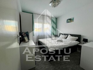 Apartament 3 camere,centrala proprie,AC,zona Girocului