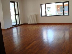 APARTAMENT 4 CAMERE