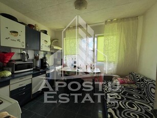 Apartament cu 2 camere, decomandat, in zona Buziasului