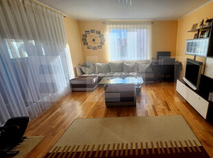 Apartament cu 3 camere