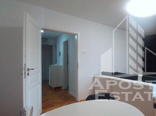 Apartament cu 3 camere decomandat in zona Maranata