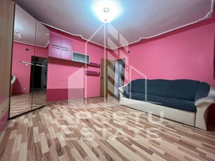 Apartament cu 3 camere, decomandat, situat in zona Soarelu