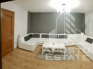 Apartament cu 4 camere decomandat, zona Dambovita