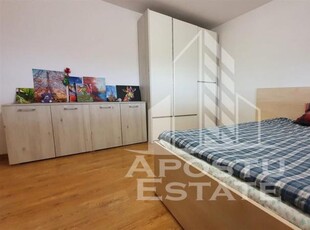 Apartament cu 4 camere Semidecomandat in zona Buziasului