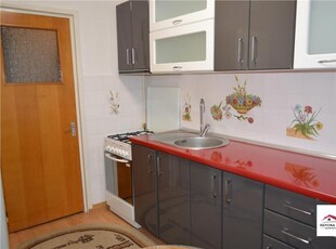 Apartament cu 4 Camere si 2 Bai de Vanzare Zona 7 Noiembrie