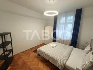 Apartament decomandat cu 2 camere si pod mansardabil - Centr