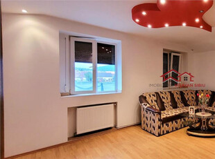 Apartament la curte