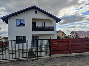 Casa cu 5 camere, teren 408 mp