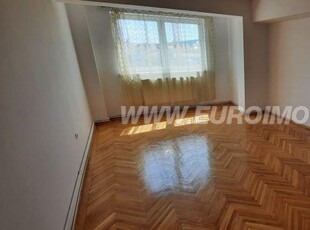 De vanzare apartament 4 camere in Targu Mures, cartier Ultracentral - Central