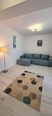 Închiriez apartament 2 camere + Parking