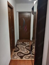 Închiriez apartament 3 camere strada Zambilelor