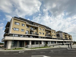 Închiriez apartament cu 2 camere, RÂȘNOV