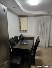 Închiriez apartament cu 3 camere pe strada Livezeni