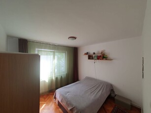 Închiriez apartament cu doua camere