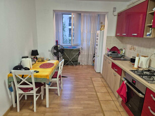 Pret bomba! Apartament cu 2 camere parcare mobilat zona Florilor