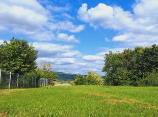 Teren pe maulul laucului Valcele Merisani Arges