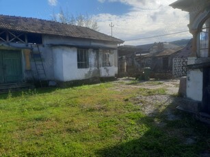 Vand casa in comuna Orlesti