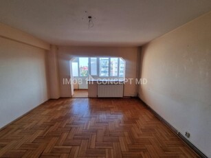 Vanzare apartament 3 camere spatios in zona Cioceanu