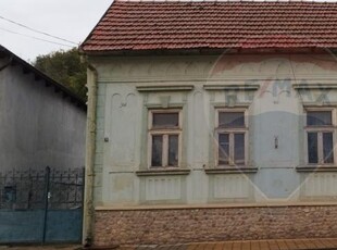 VANZARE CASA CU TEREN, 1004 MP. /SIMLEU SILVANIEI