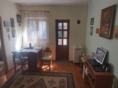 Casa de vanzare, 8 camere, 176 mp, Pacurari, Petru Poni, Cod 146925