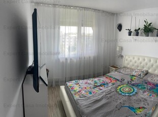 Apartament 3 camere,piata Alexandru cel Bun