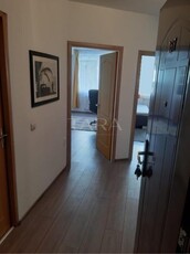 Apartament cu 3 camere, Iris, zona Auchan