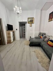 Apartament la curte comuna, front stradal, 90 mp, Ultracentral