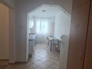 Inchiriere apartament 2 camere Turda str Chiscani 9/10, decomandat