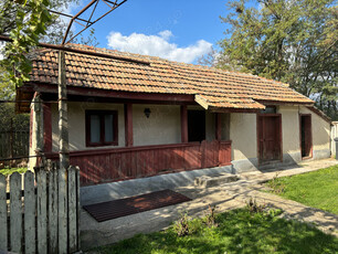 Vand loc de casa+casa batraneasca