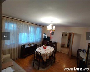 Vanzare Apartament 3 Camere Semidecomandat Bld. Obregia