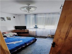 Vanzare Apartament 4 Camere Decomandat Piata SuduluiParincea