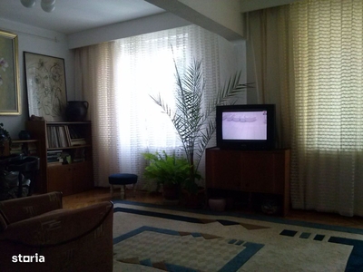 Obor | 3 Camere | Decomandat | Balcon | Anvelopat | Metrou 1 Min | Pet