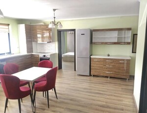 Apartament 3 camere, decomandat, 70mp, parcare, zona Eroilor/Catanelor