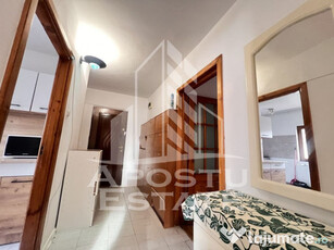 Apartament cu 3 camere, centrala proprie, zona Bucovina