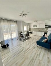 Apartament modern 2 camere, terasa mare, zona Sesul de Sus