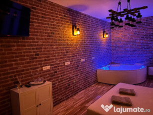 Camera love cu jacuzzi regim hotelier