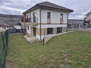 Casa spatioasa individuala , 4 camere , NOUA 120m , Valea Chintaului