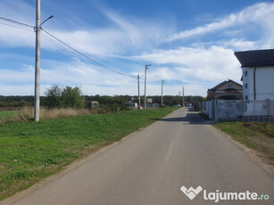 Teren langa padurea Balotesti,strada Frasinului,intre case,500mp