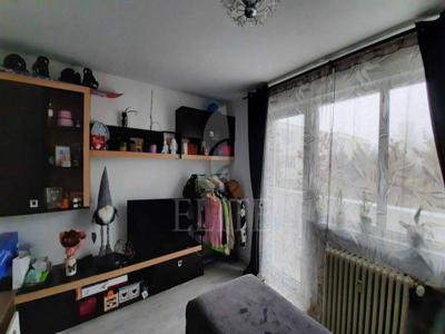 Apartament 4 camere in zona MANASTUR