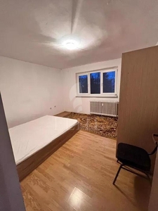 Apartament 4 camere in zona MANASTUR