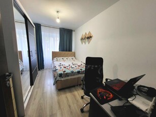 Apartament 3 camere ,Micro 20,et 2