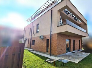 Apartament 4 camere la VILA,110mp,terasa,curte Gruia, zona stadionului CFR