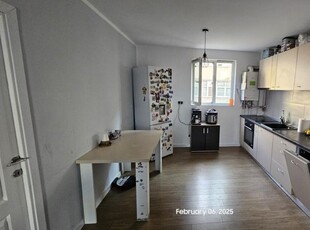 Apartament cu 3 camere, 61 mp, parcare, zona Terra