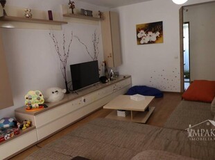 Apartament cu 3 camere de inchiriat