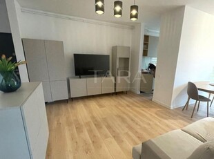 Apartament cu 3 camere, luminos, mobilat si utilat.