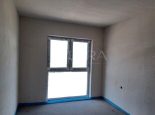 Apartament cu 3 camere, zona bine conectata, Spitalul Regional.