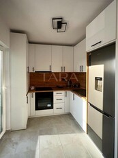 Apartament finisat nou, 3 camere, 2 bai, 2 balcoane!