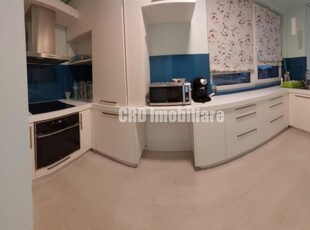 Ultracentral chirie apartament 4 camere, 2 bai, balcon, bloc nou