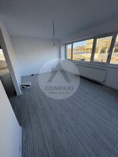 Vand apartament 3 camere